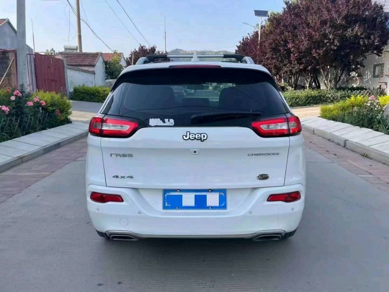 淄博18年Jeep自由光9