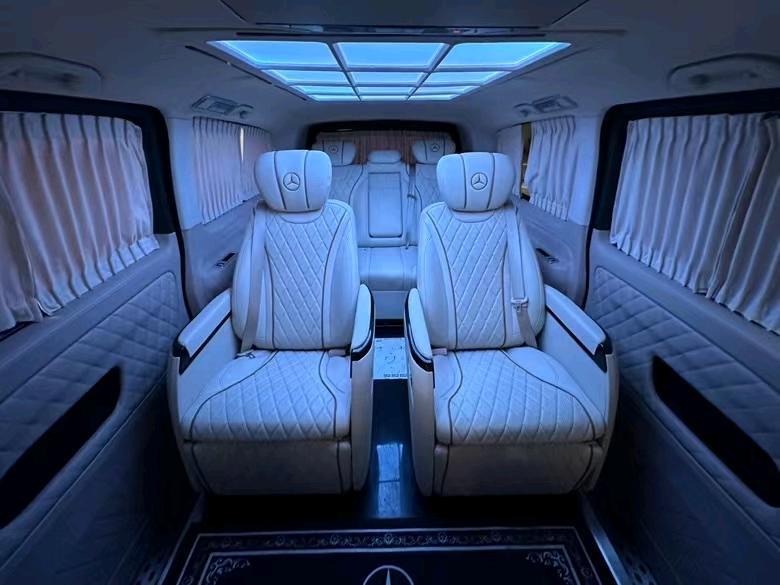 盐城21年奔驰威霆8