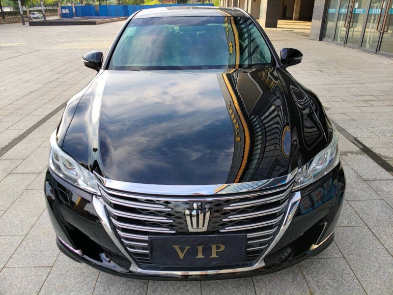 韶關18年豐田皇冠1