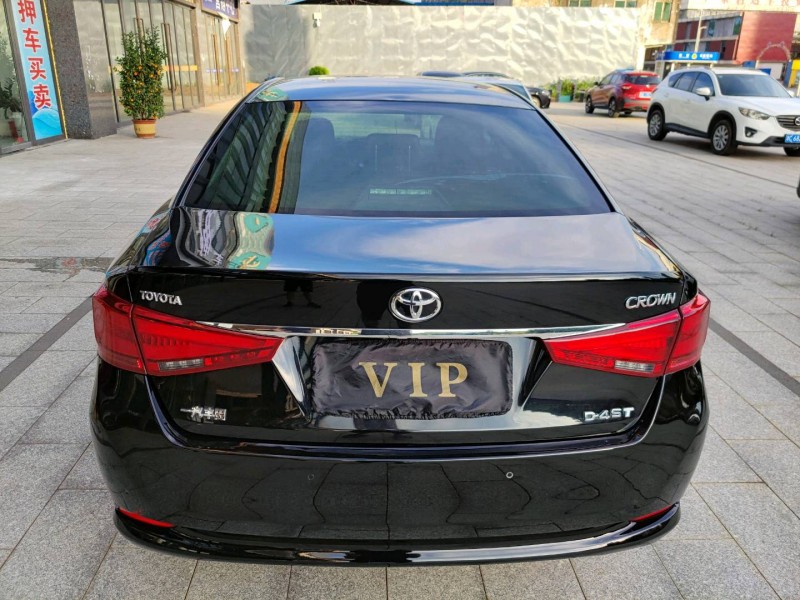 韶關18年豐田皇冠8