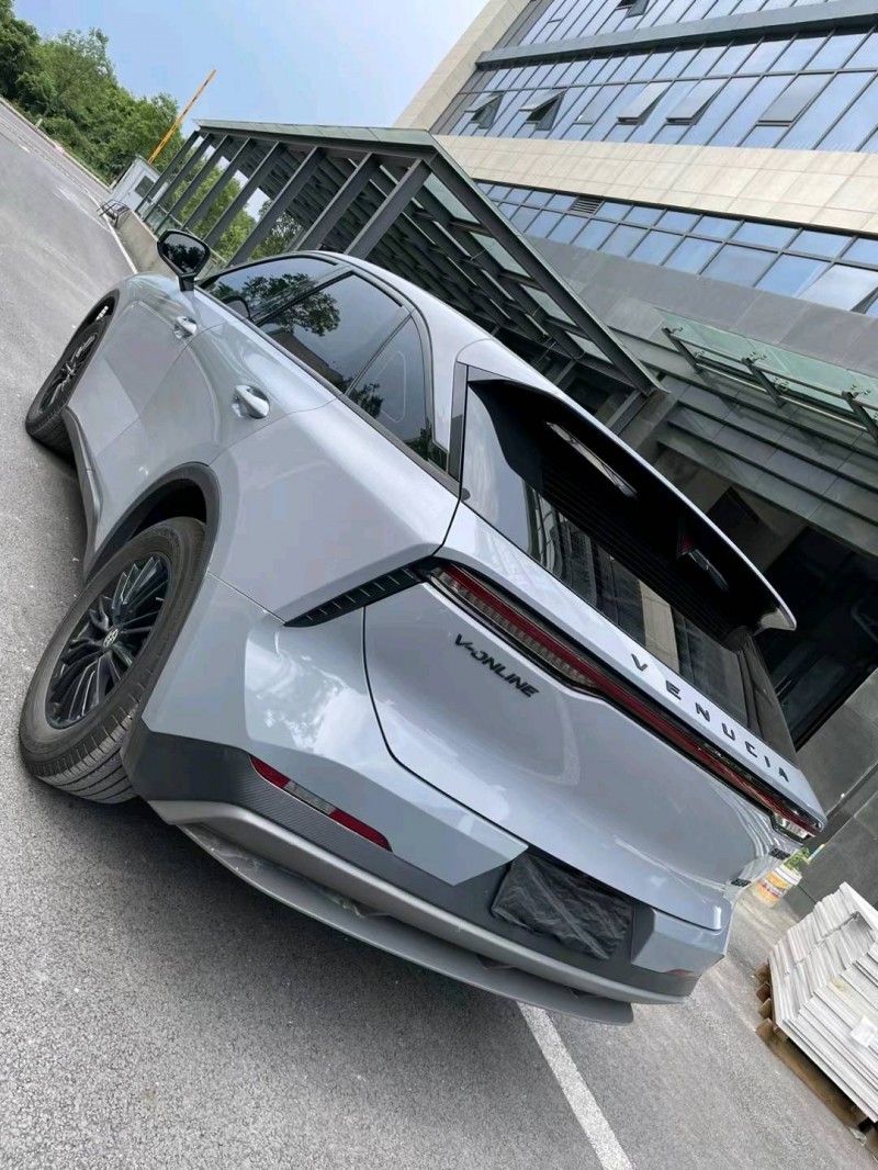 成都21年啟辰大V8