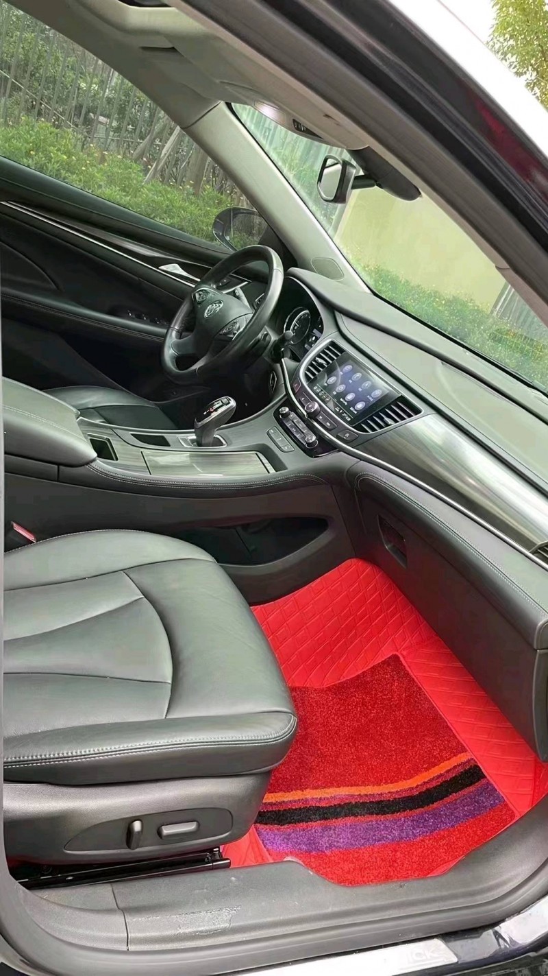 成都20年别克君越8