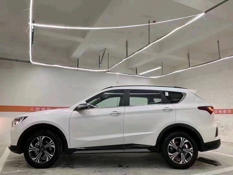 成都23年东南汽车DX83