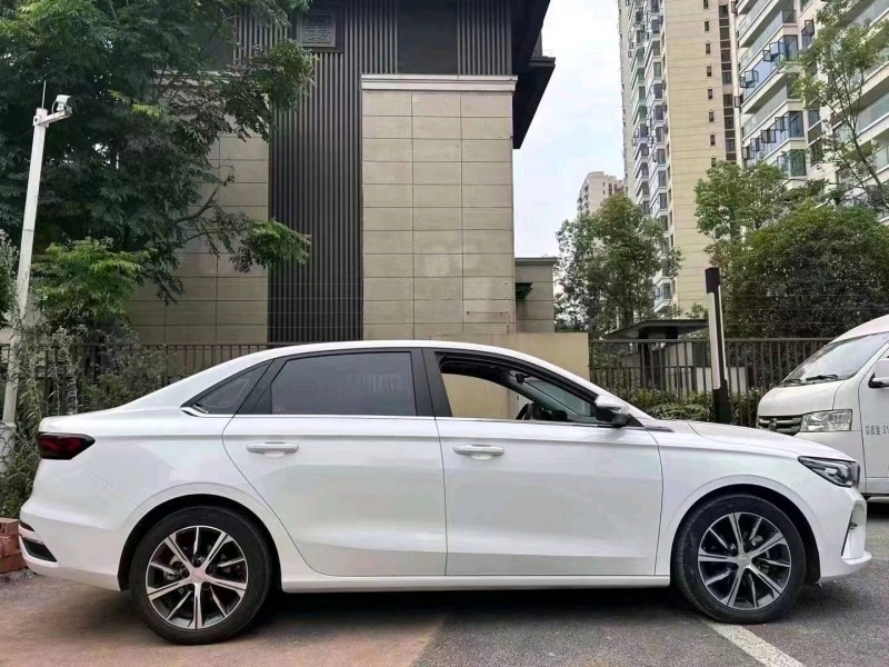 成都22年吉利帝豪3