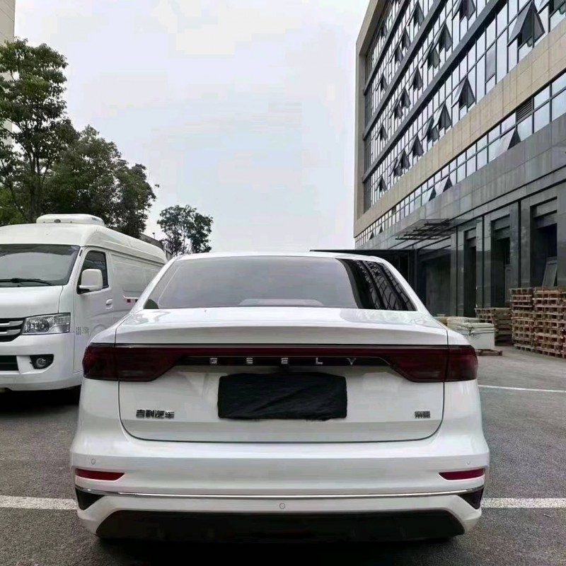 成都22年吉利帝豪5