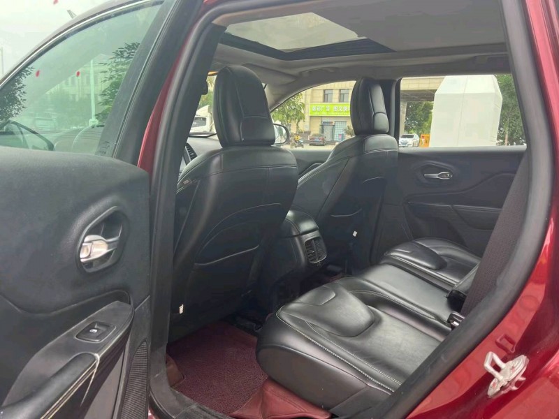 石家庄16年Jeep自由光6