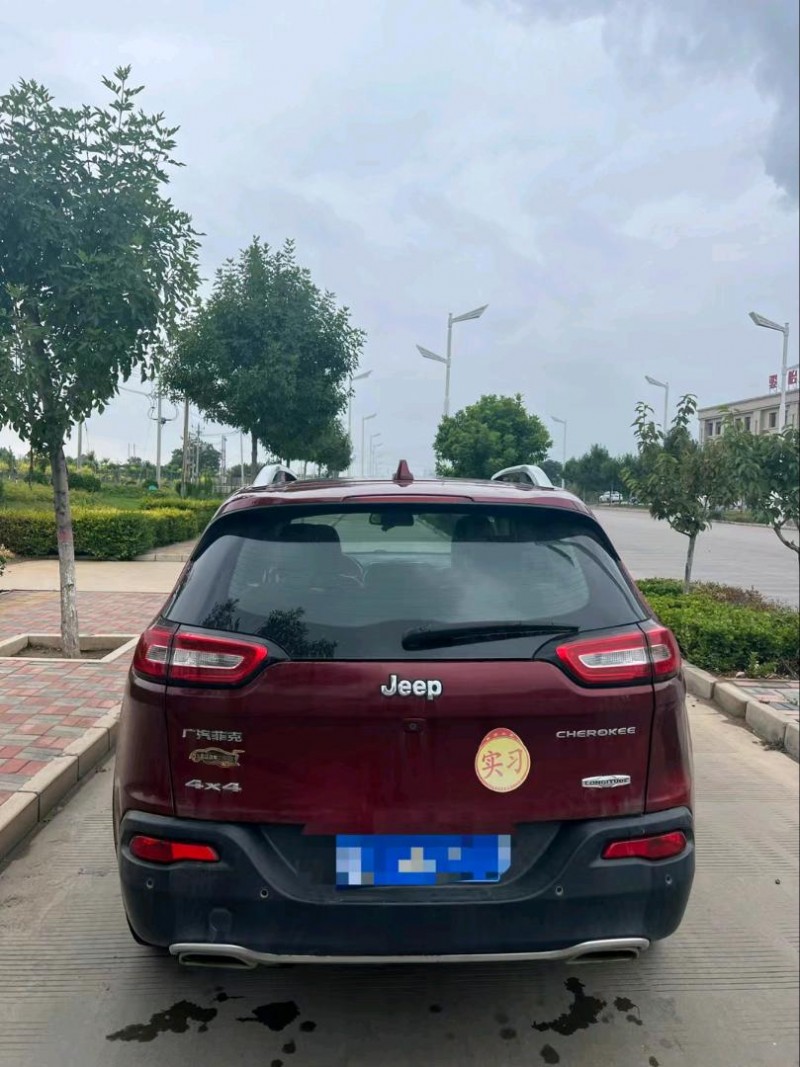 石家庄16年Jeep自由光9