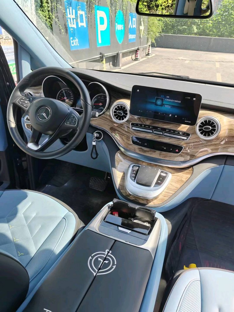 重庆22年奔驰傲旋大白鲨4