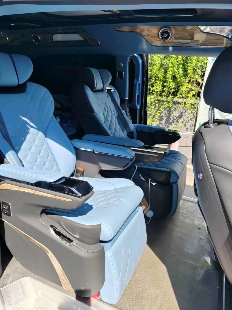 重庆22年奔驰傲旋大白鲨6