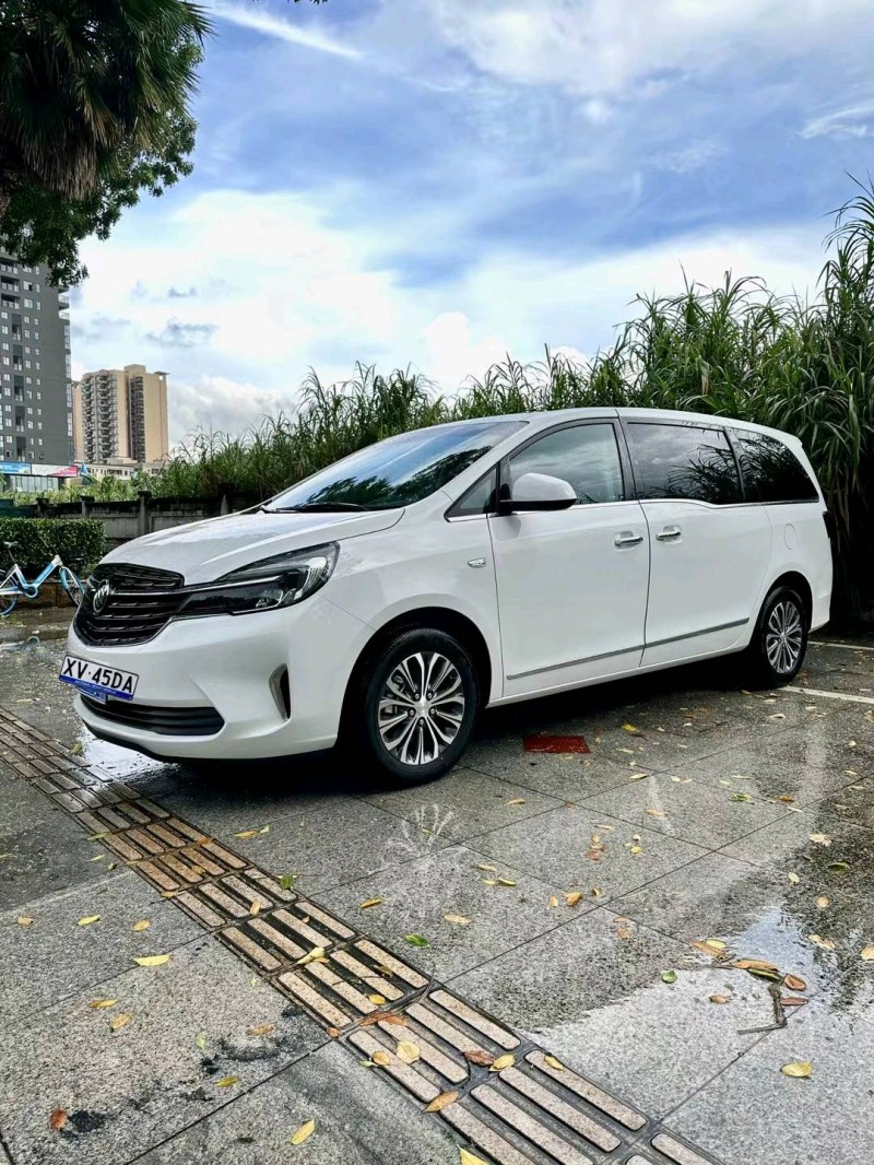 东莞21年别克GL82