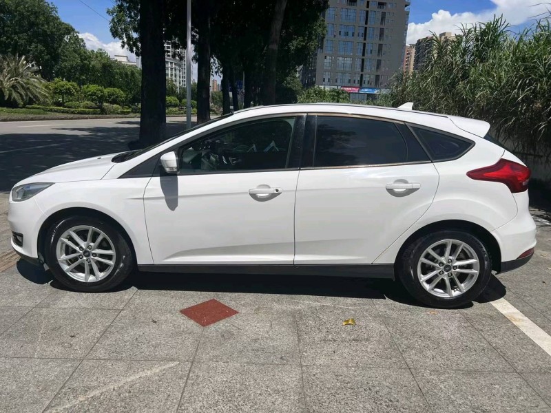 东莞17年福特福克斯7