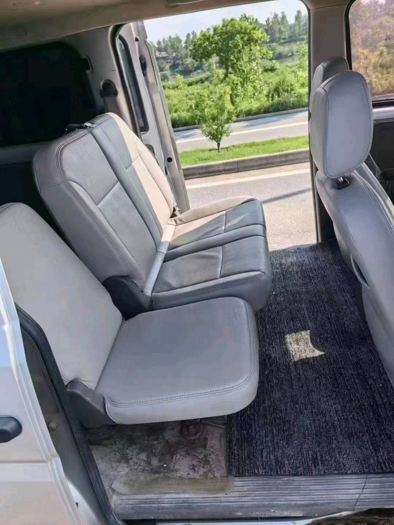 常州17年五菱汽車榮光V4