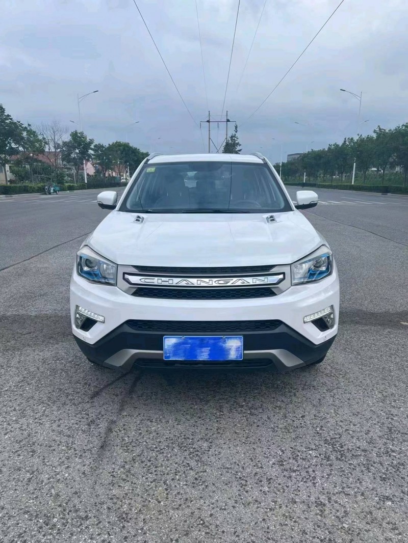 棗莊17年長安汽車CS751