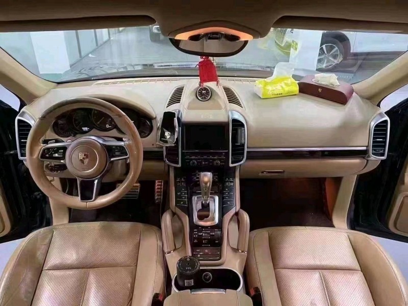 三明15年保时捷卡宴6