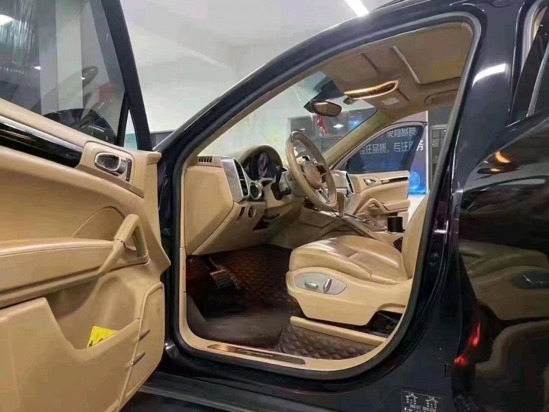 三明15年保时捷卡宴8