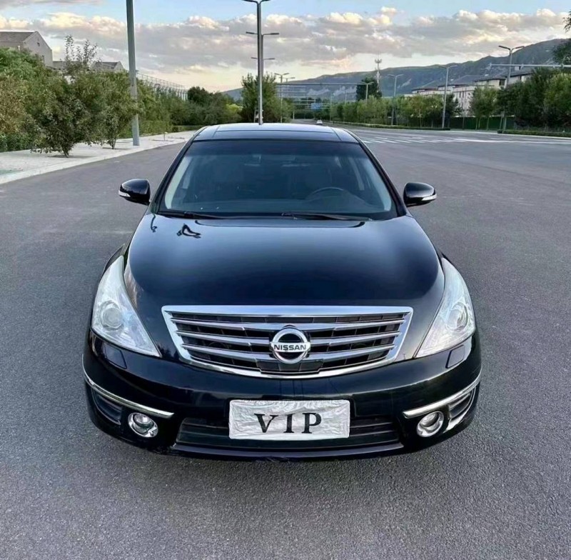 長治12年日產天籟1
