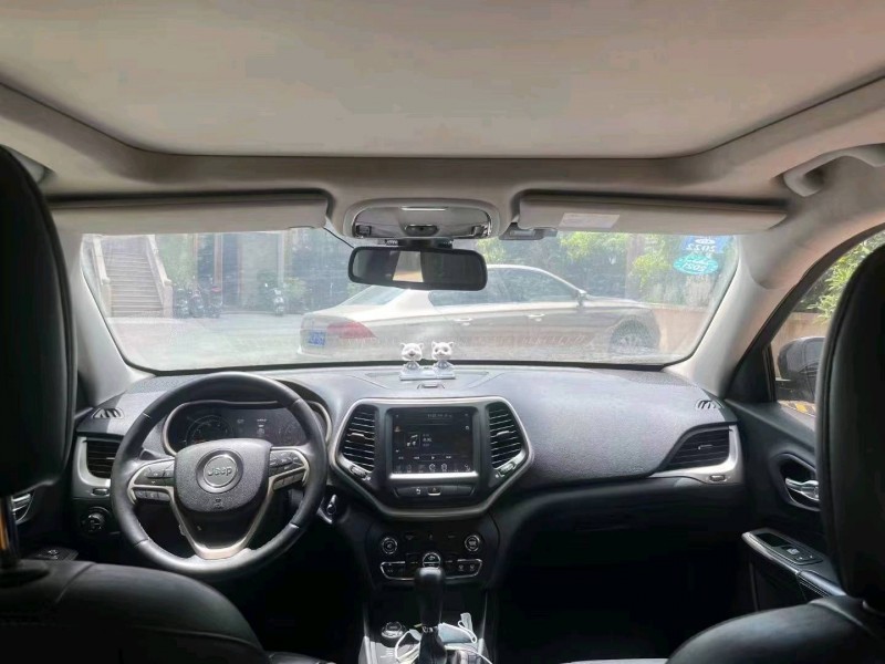 衡阳17年Jeep自由光3