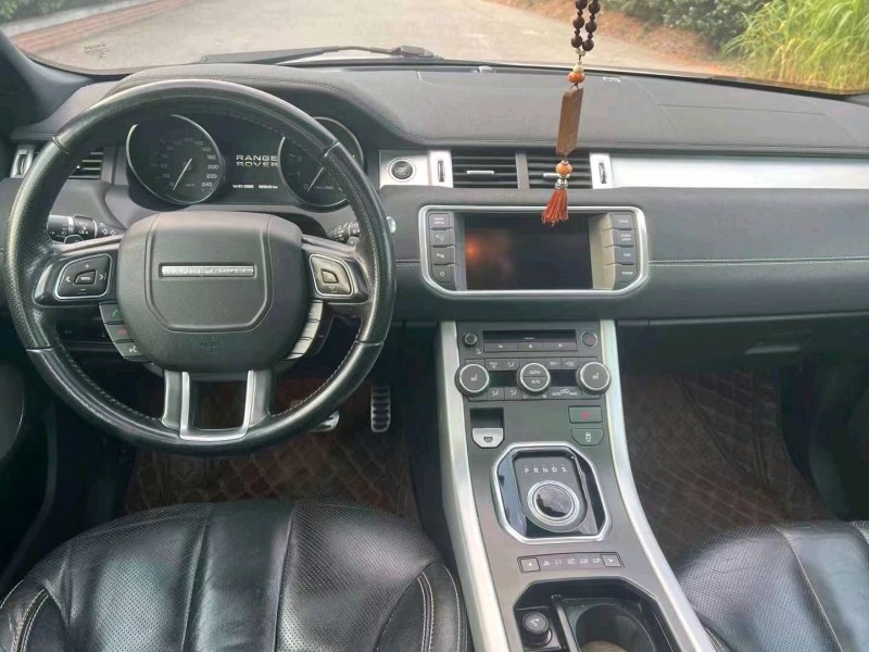 青岛12年路虎极光4