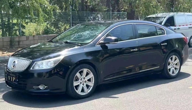 青岛11年别克君越3