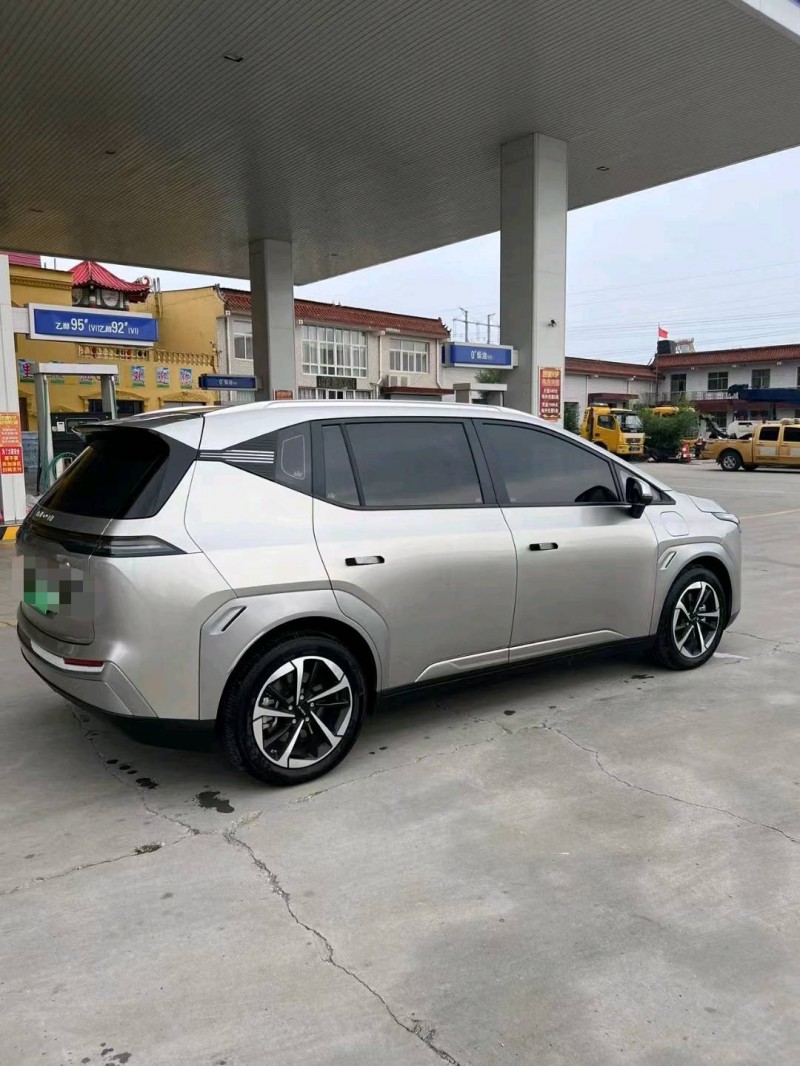 保定23年传祺埃安Y8