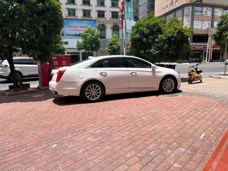 枣庄17年凯迪拉克XTS6