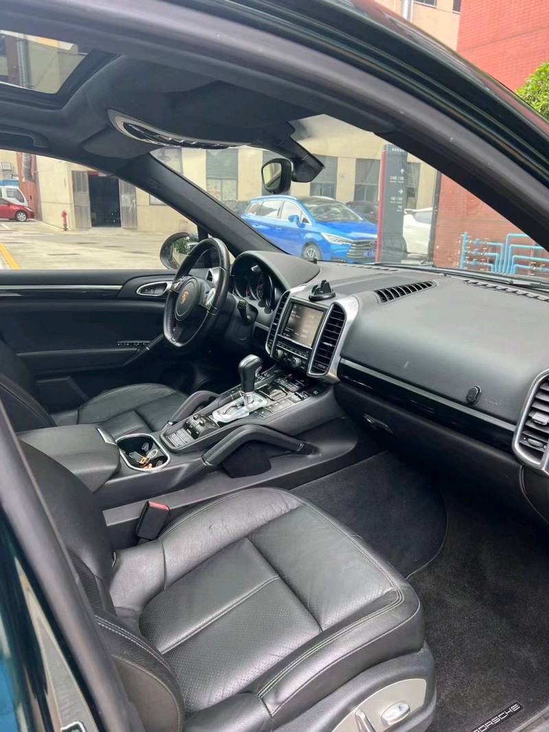 佛山14年保时捷卡宴8