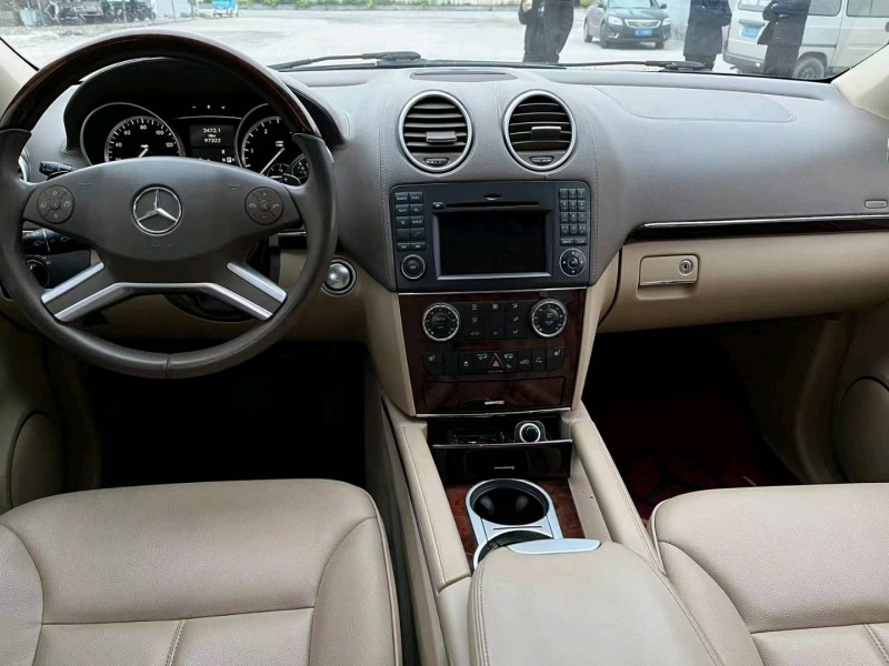 徐州13年奔驰GL8