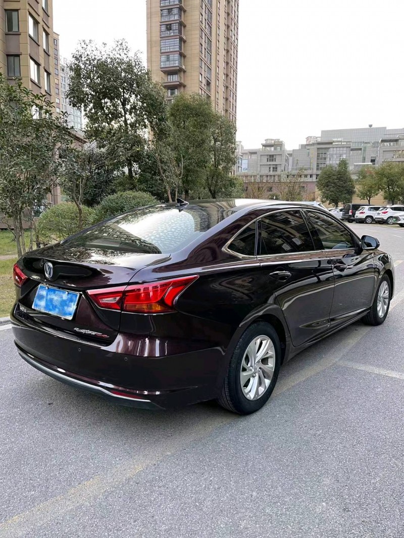 淮南19年長安汽車睿騁CC5