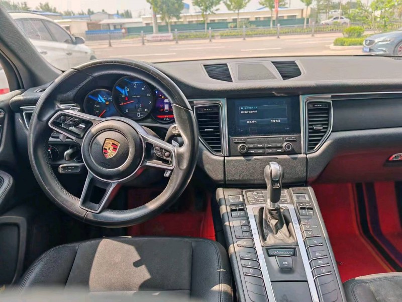 枣庄18年保时捷Macan7