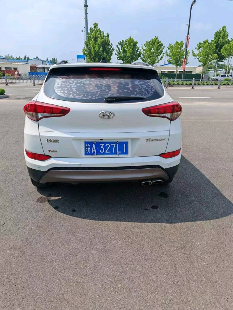 东营16年现代途胜9
