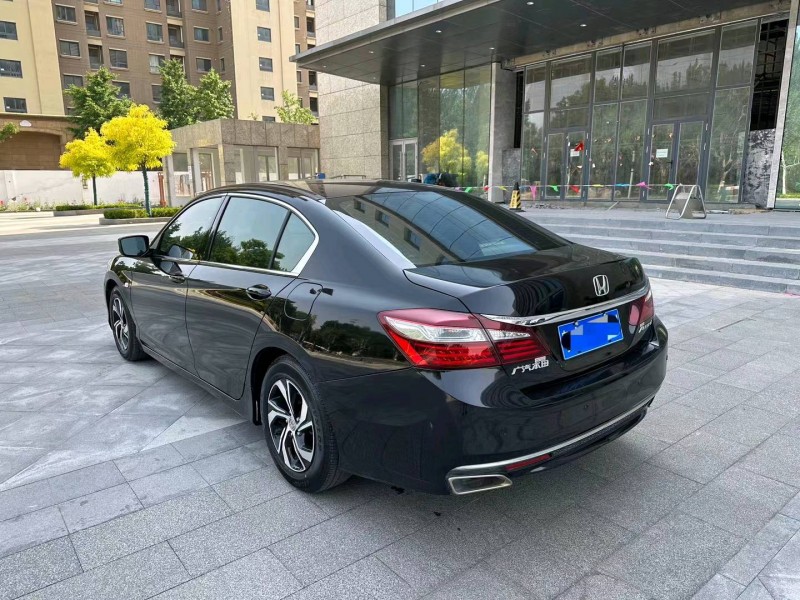 廊坊17年本田雅阁4