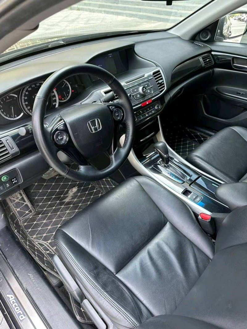 廊坊17年本田雅阁8