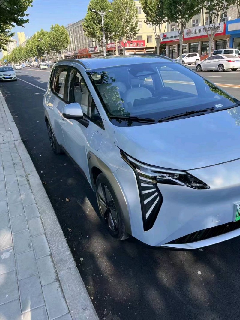 保定23年传祺埃安Y3