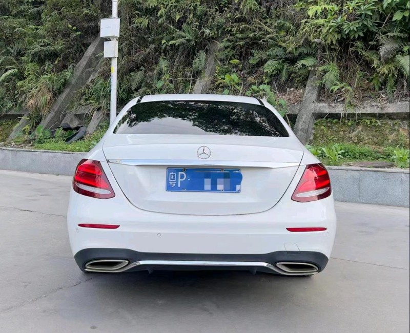 广州17年奔驰E9