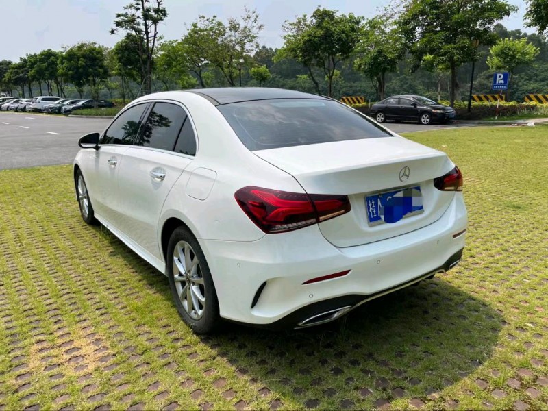 广州19年奔驰A2