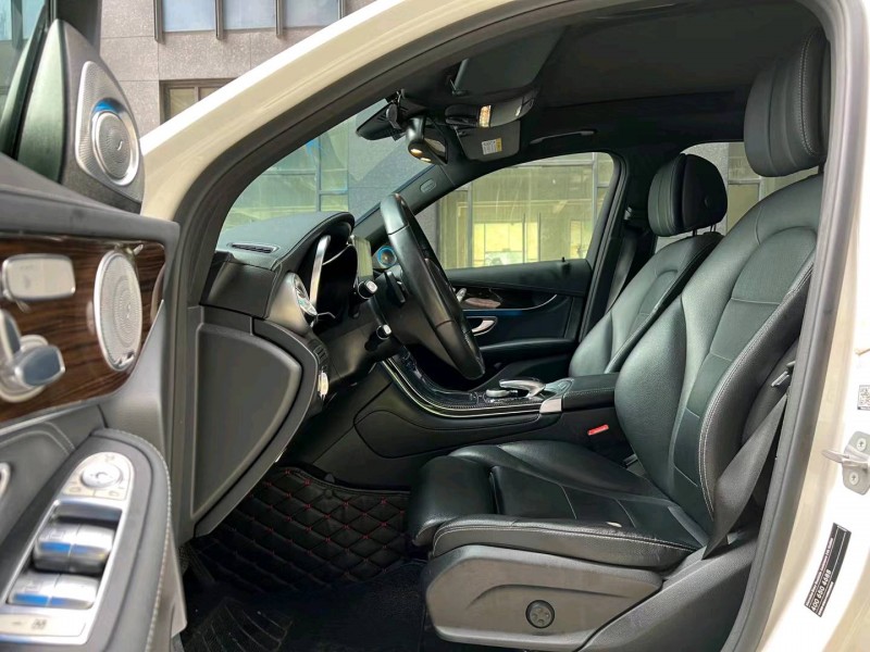 广州17年奔驰GLC8