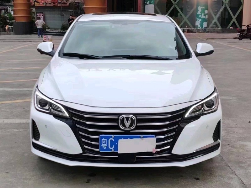 珠海20年長安汽車銳程CC1
