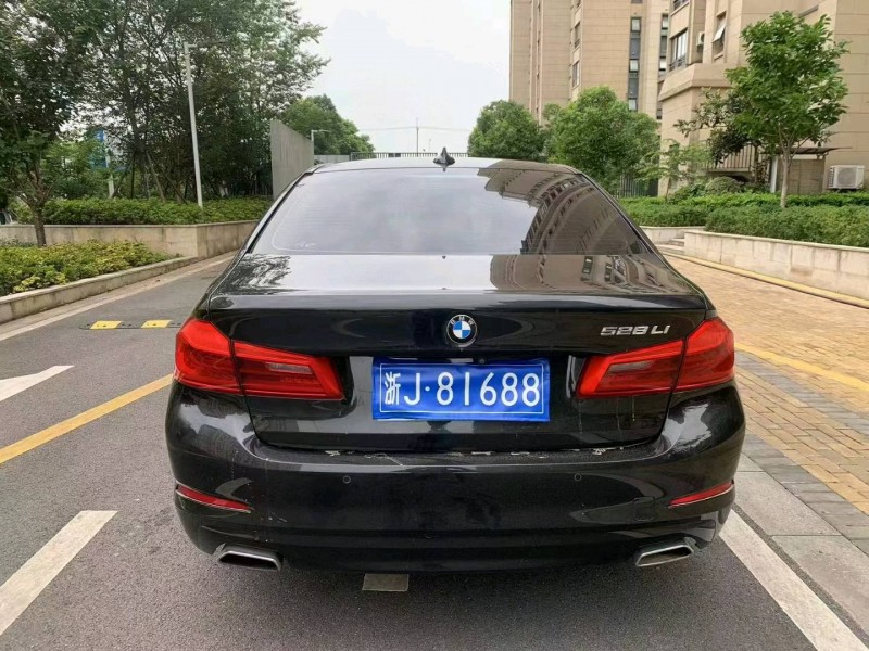 苏州17年宝马5系9