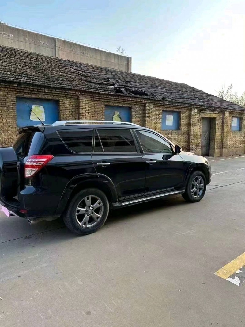 邯郸13年丰田RAV43
