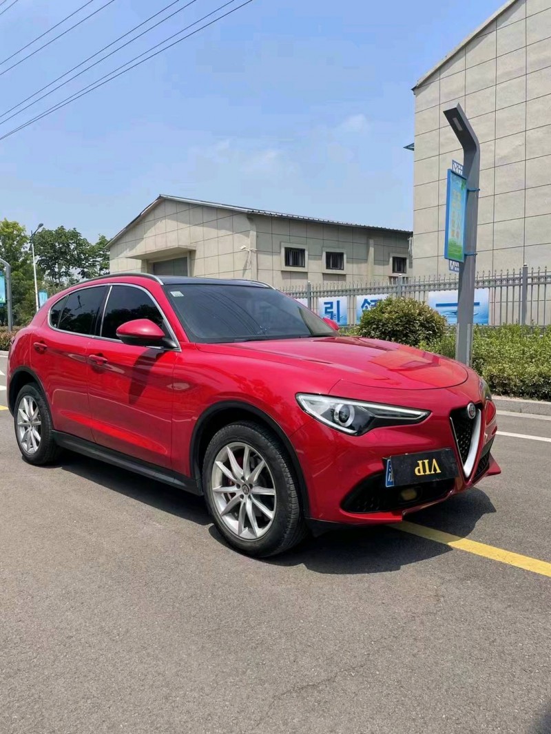 徐州19年阿尔法·罗密欧Giulia2