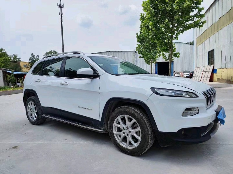 平頂山19年Jeep自由光2