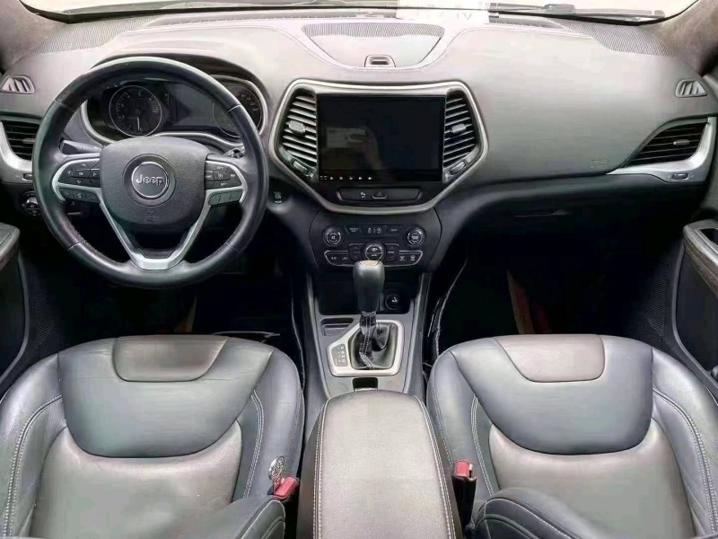 嘉兴16年Jeep自由光6