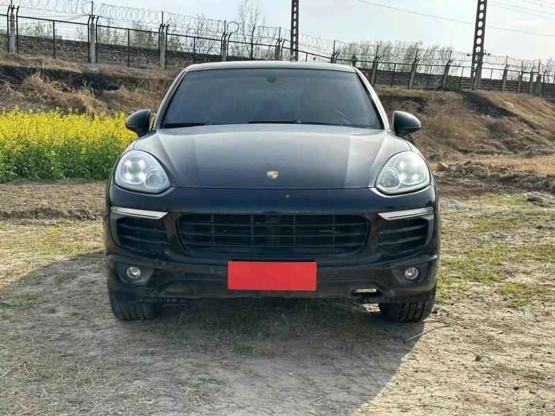 济南15年保时捷卡宴1