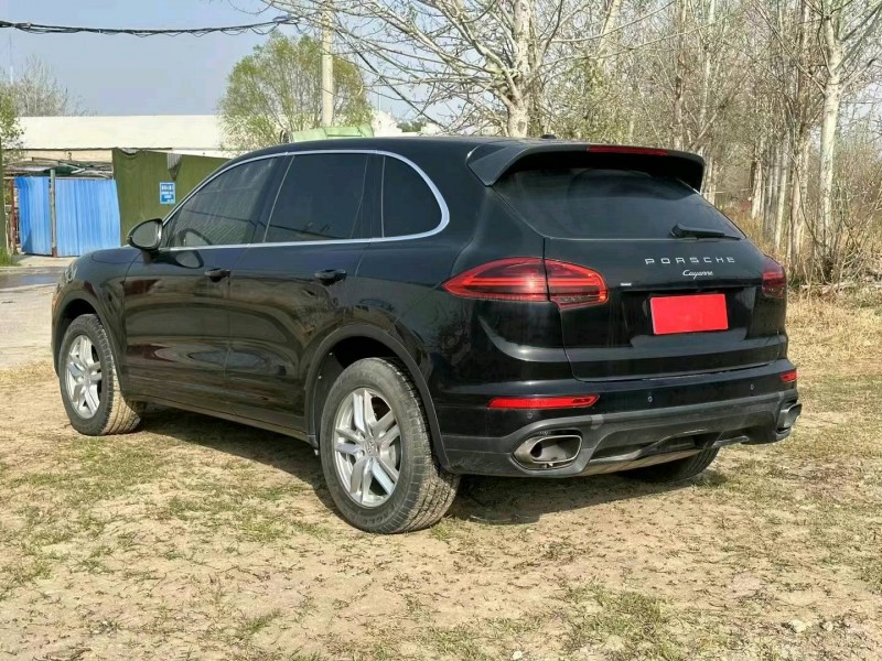 济南15年保时捷卡宴3