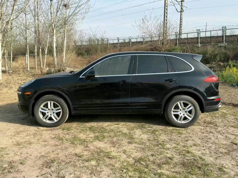 济南15年保时捷卡宴4