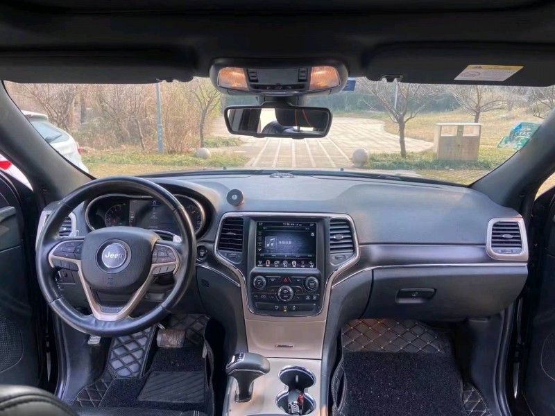 潍坊16年Jeep大切诺基2