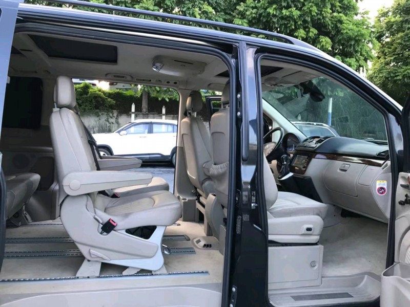 深圳11年奔驰唯雅诺4