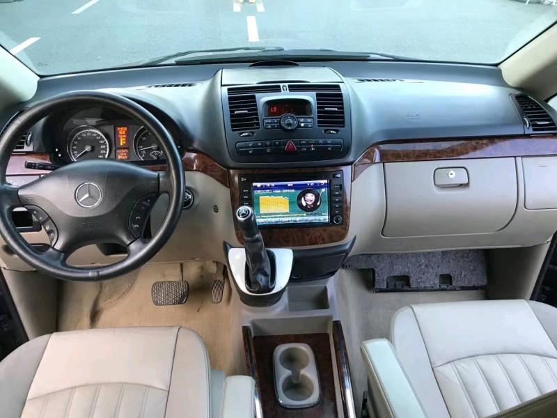 深圳11年奔驰唯雅诺5