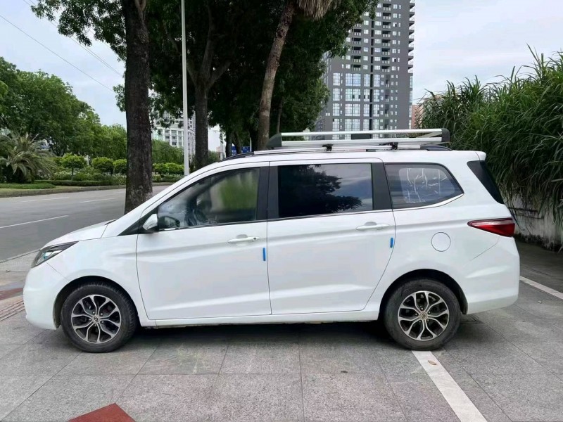 珠海17年長安汽車歐尚8