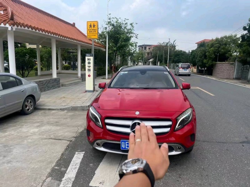 珠海16年奔驰GLA1